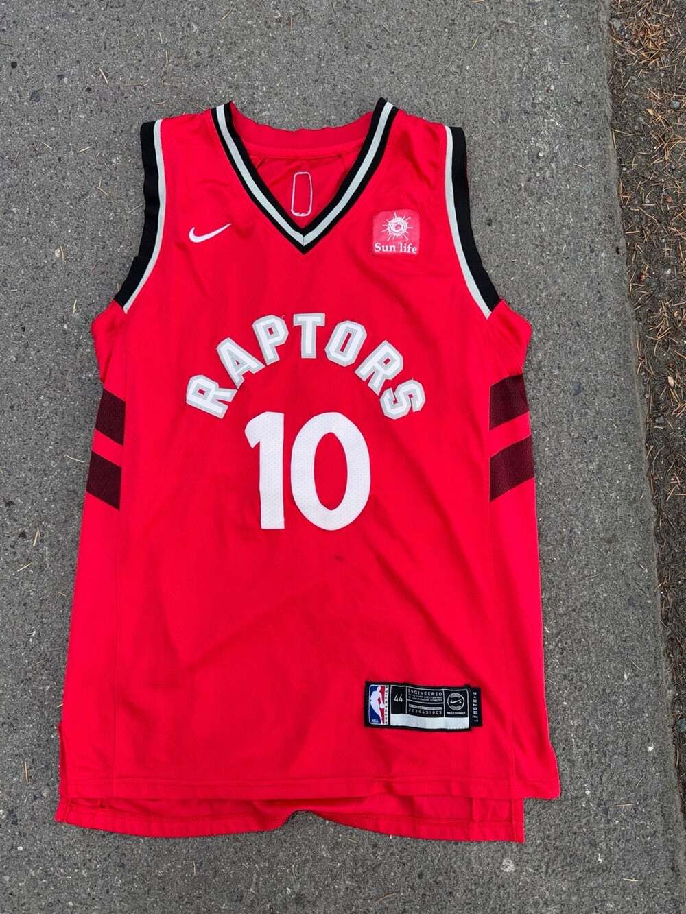 Nike Toronto Raptors DeMar DeRozan #10 Red Basketball Jersey Size 44